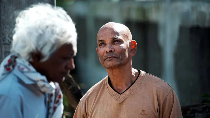 court-métrage, ile de la réunion, oi-film, cinema de l'océan indien, cinéma indépendant, regarder des films de l'océan indien, Hubert Hess, tournage ile de la reunion, cinéma de la reunion, cinéma français, Fred Eyriey, baguet, jean laurent faubourg, Catherine deneuve, terrible jungle, actrice française, producteur ile de la réunion, producteur océan indien, Lithops Films, Lithops production, litops films, David Constantin, lonbraz kann, ile maurice, cannes à sucre, qui peut espérer tutoyer les nuages, cirque de Mafate, le facteur de Mafate, production, documentaire, faut pas rêver, France 3